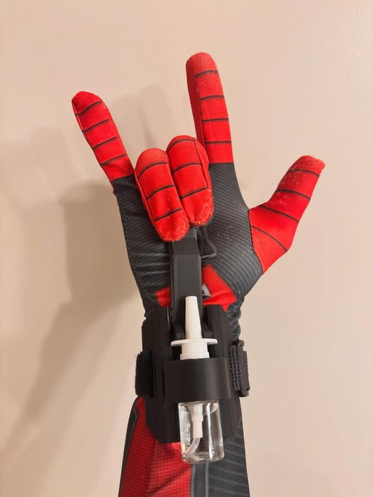 3D Printed Web Shooter x2 | Functional Water Spray | Cosplay Prop | Superhero Costume Gift